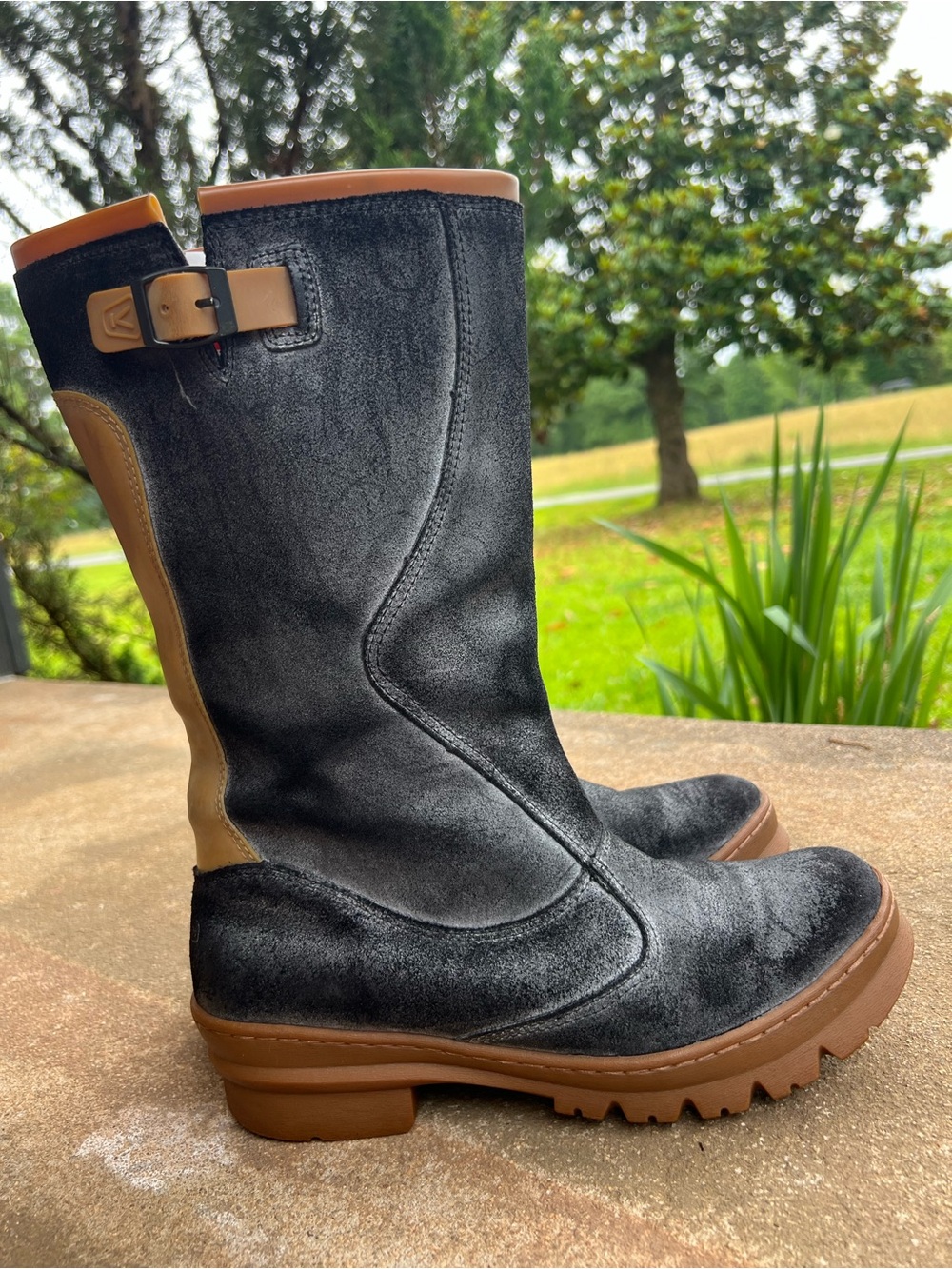 Keen Willamette Women’s Black Suede Mid-Calf Boots with Tan Trim - Picture 9 of 15